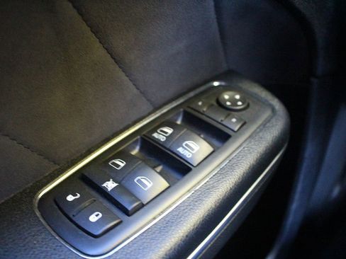 Used 2015 Dodge Charger SRT w/ Harman/Kardon Audio Group image 9