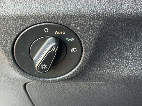 Used 2019 Volkswagen Jetta SEL image 25