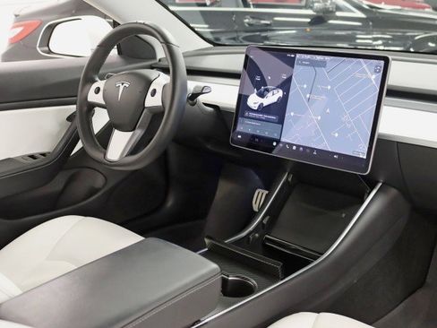 Used 2020 Tesla Model 3 Performance image 33