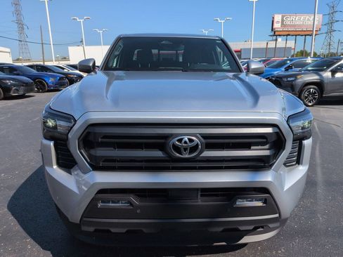 Used 2025 Toyota Tacoma SR5 AWD/4WD image 8