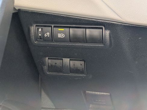 Used 2023 Toyota Corolla Cross LE w/ Moonroof Package AWD/4WD image 14
