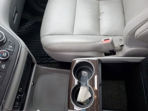 Used 2017 Toyota Sienna XLE Premium image 24