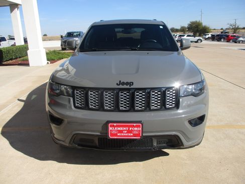 Used 2019 Jeep Grand Cherokee Altitude image 16