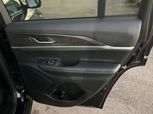 New 2025 Jeep Grand Cherokee Limited w/ Black Appearance Package image 40