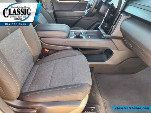 Used 2025 GMC Acadia Elevation image 14