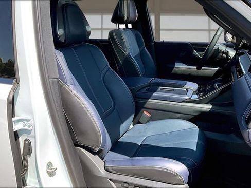 Used 2026 INFINITI QX80 4WD w/ Sport Exterior Package image 7