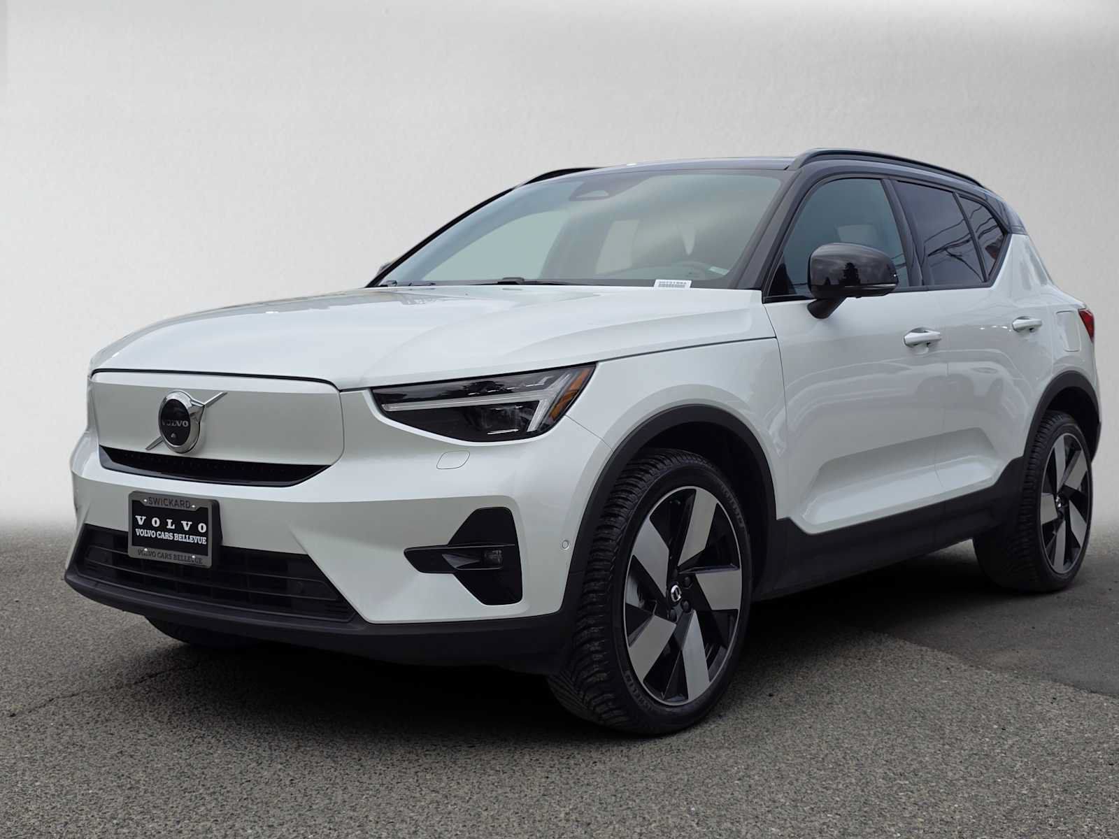 Certified 2023 Volvo XC40 Recharge Ultimate w/ Protection Package Premier AWD/4WD image 8