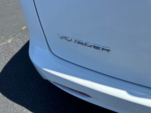 Used 2023 Chrysler Voyager LX FWD image 27
