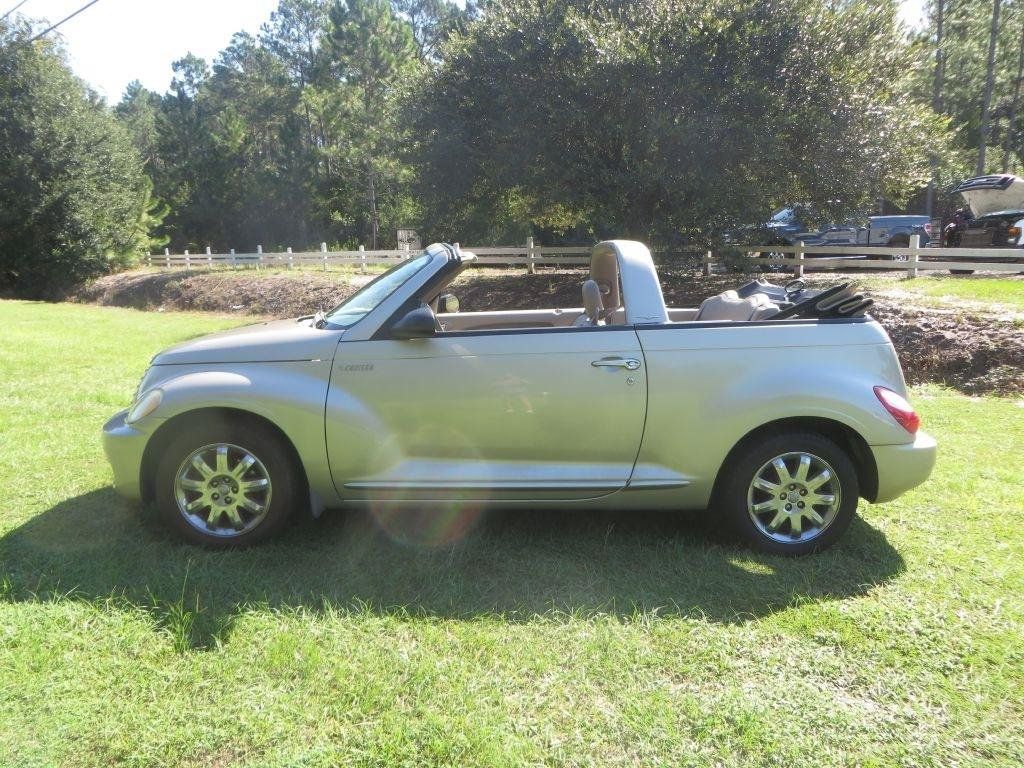 Used 2006 Chrysler PT Cruiser Touring FWD image 1