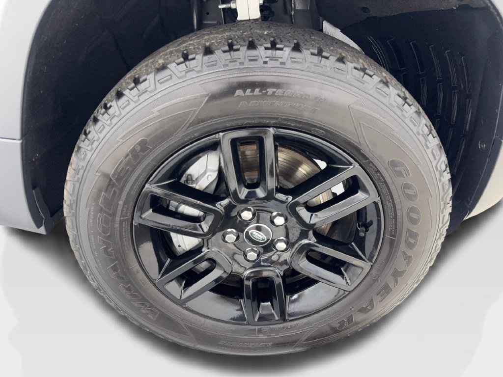 Used 2023 Land Rover Defender 110 SE AWD/4WD image 83