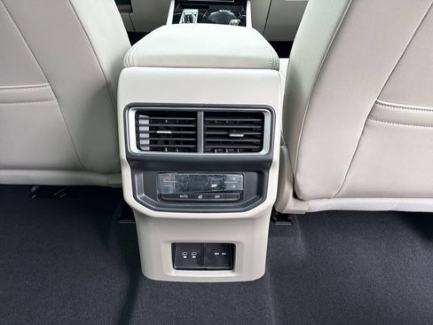 New 2026 Volkswagen Atlas SE FWD image 23