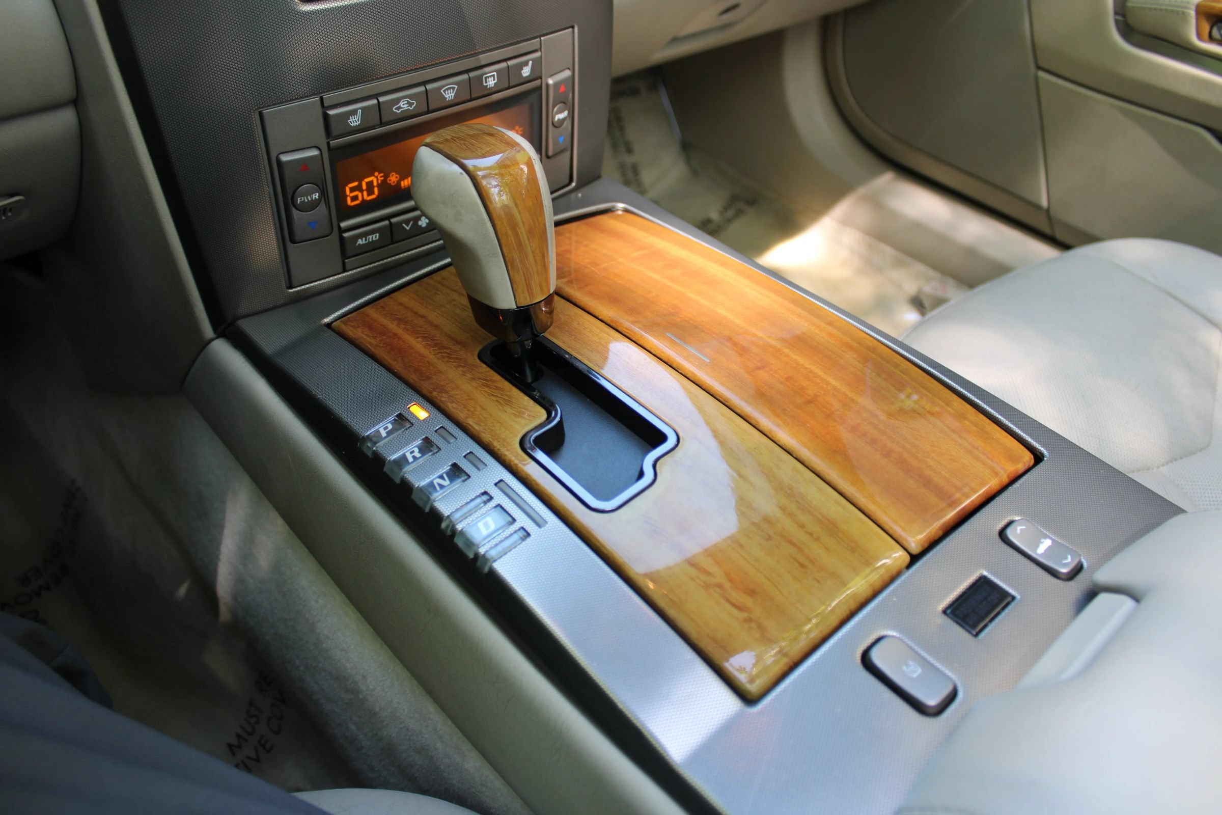Used 2005 Cadillac XLR RWD image 11