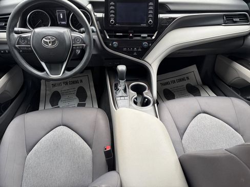 Used 2022 Toyota Camry LE image 10