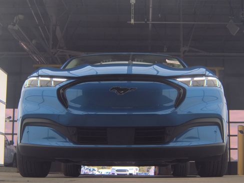Used 2025 Ford Mustang Mach-E Premium AWD/4WD image 3