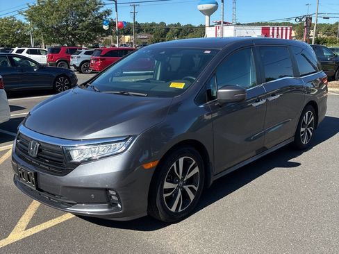 Used 2023 Honda Odyssey Touring image 1