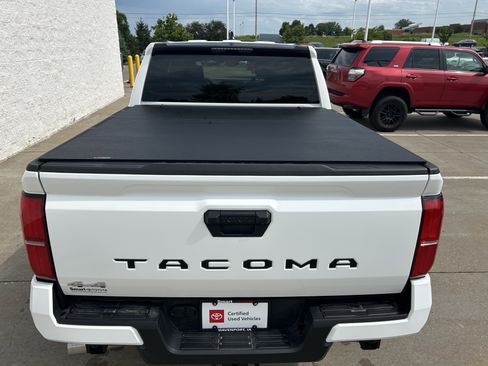 Certified 2025 Toyota Tacoma SR5 AWD/4WD image 20