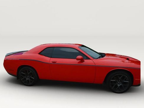 Used 2015 Dodge Challenger SXT w/ Driver Convenience Group RWD image 12