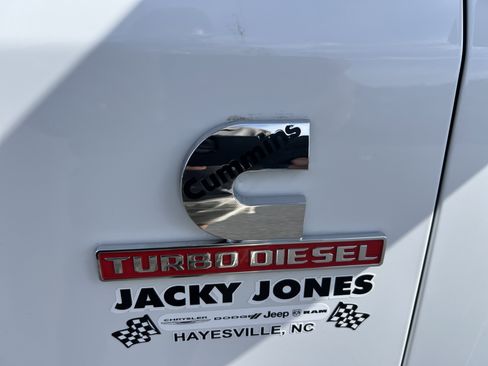 Used 2020 RAM 3500 Tradesman w/ Chrome Appearance Group image 8