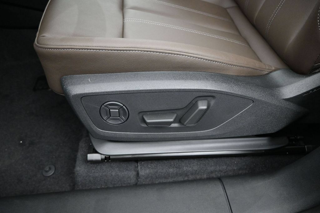 New 2027 Audi Q6 e-tron Premium Plus AWD/4WD image 7