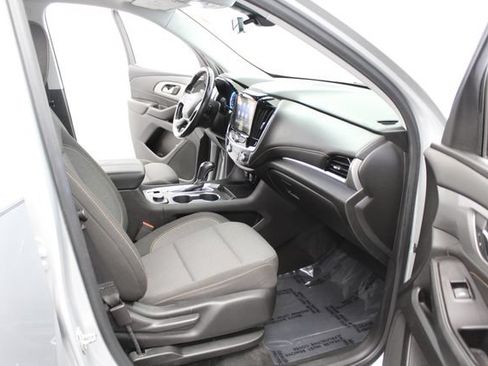 Used 2020 Chevrolet Traverse LT FWD image 21