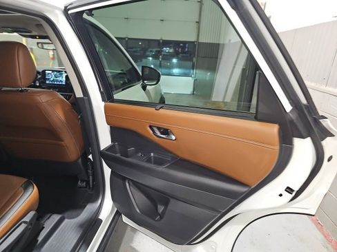 Certified 2023 Nissan Pathfinder Platinum w/ Cargo Package image 27