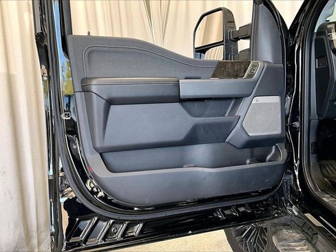 Used 2024 Ford F250 Lariat w/ Sport Appearance Package image 21