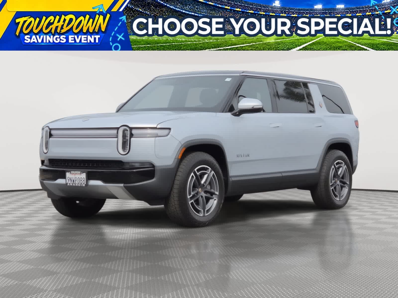 Used 2025 Rivian R1S Adventure Dual AWD/4WD image 1