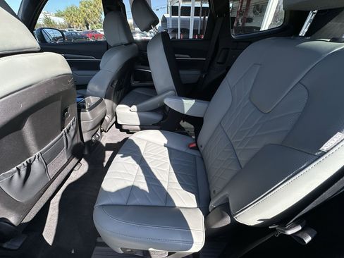 Certified 2024 Kia Telluride SX Prestige X-Line image 27