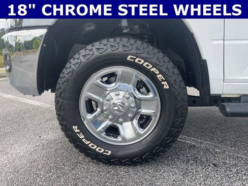 Used 2024 RAM 2500 Tradesman w/ Chrome Appearance Group AWD/4WD image 3