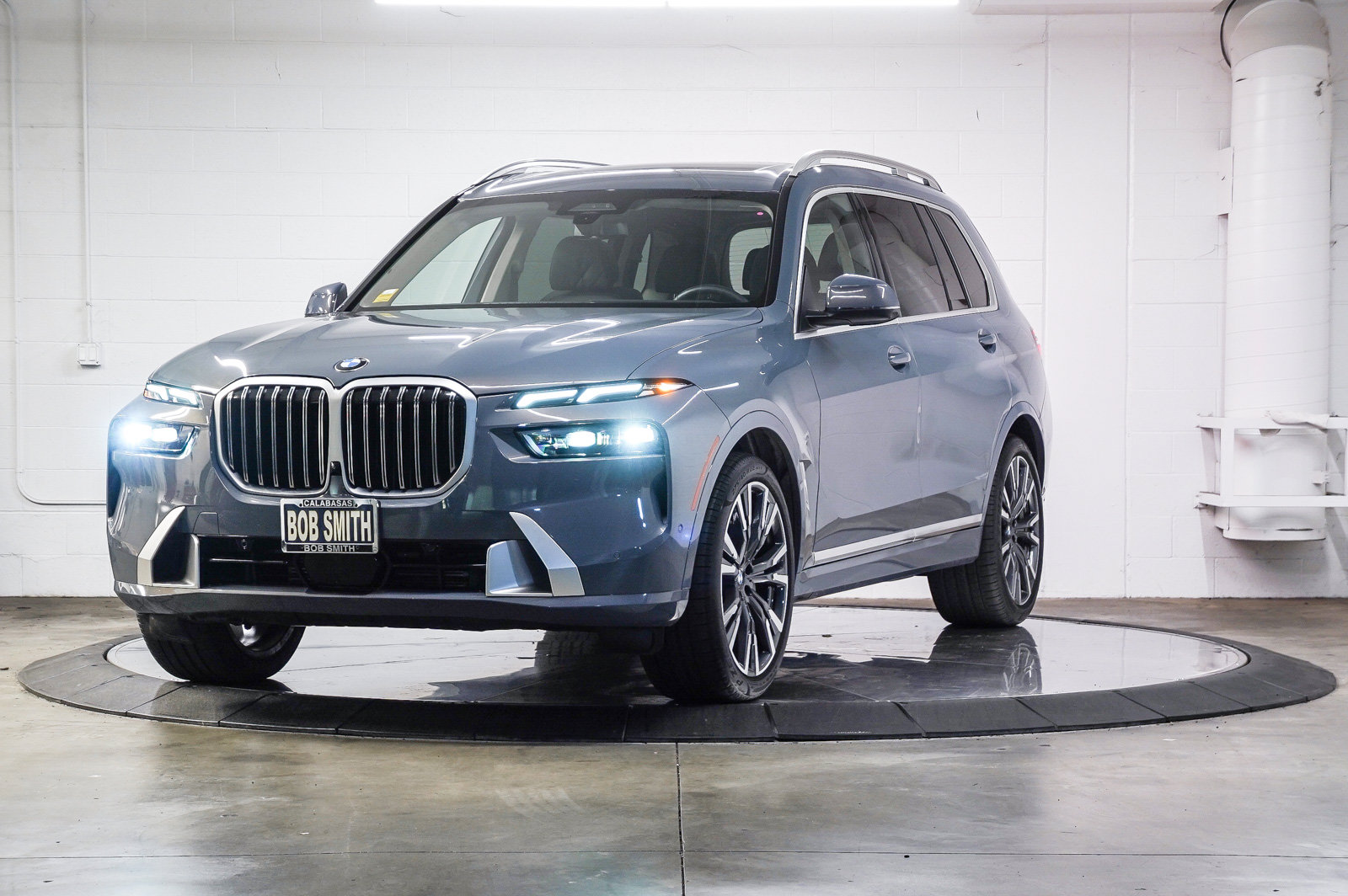 Used 2026 BMW X7 xDrive40i AWD/4WD image 3