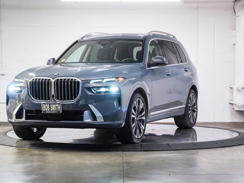 Used 2026 BMW X7 xDrive40i AWD/4WD image 3