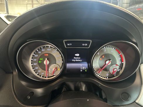 Used 2015 Mercedes-Benz CLA 250 image 17
