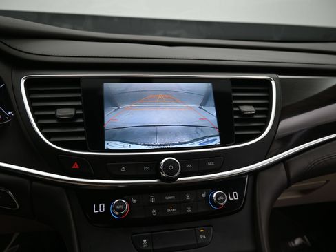Used 2017 Buick LaCrosse Essence FWD image 21