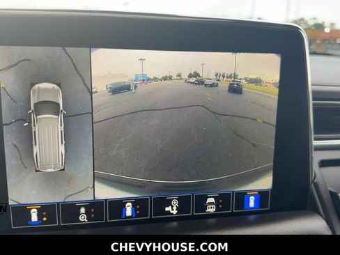 Used 2024 Chevrolet Suburban Z71 w/ Luxury Package AWD/4WD image 20