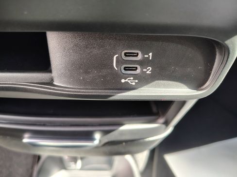 New 2026 Chrysler Pacifica Select image 35