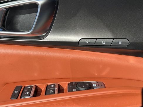 New 2026 Kia Carnival SX w/ SX Dark Edition Package image 17