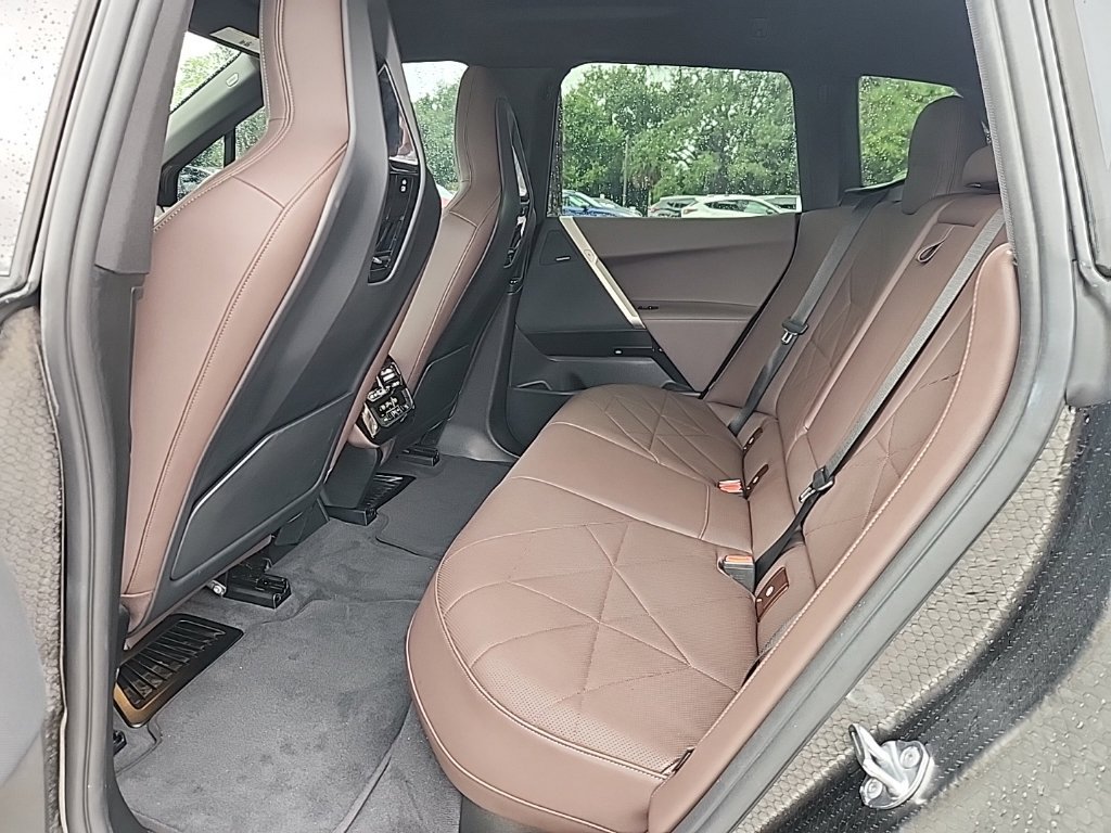 Used 2024 BMW iX xDrive50 w/ Premium Package AWD/4WD image 3