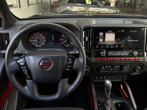 Used 2026 Nissan Frontier PRO-4X AWD/4WD image 15