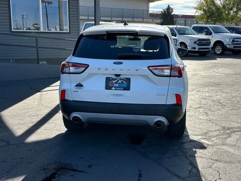 Used 2020 Ford Escape SE image 6