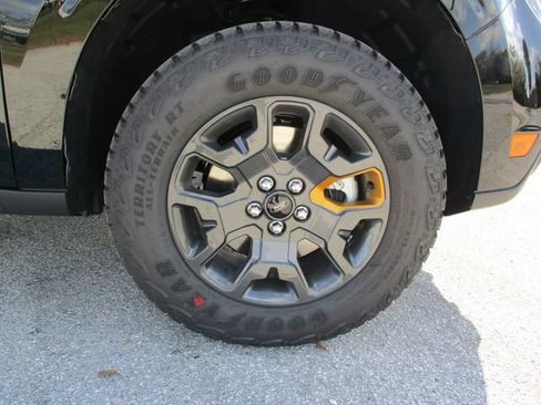 Used 2025 Ford Maverick Tremor AWD/4WD image 9