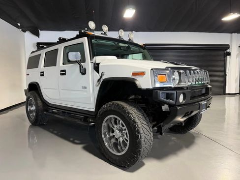 Used 2004 HUMMER H2 w/ Preferred Equipment Group AWD/4WD image 3