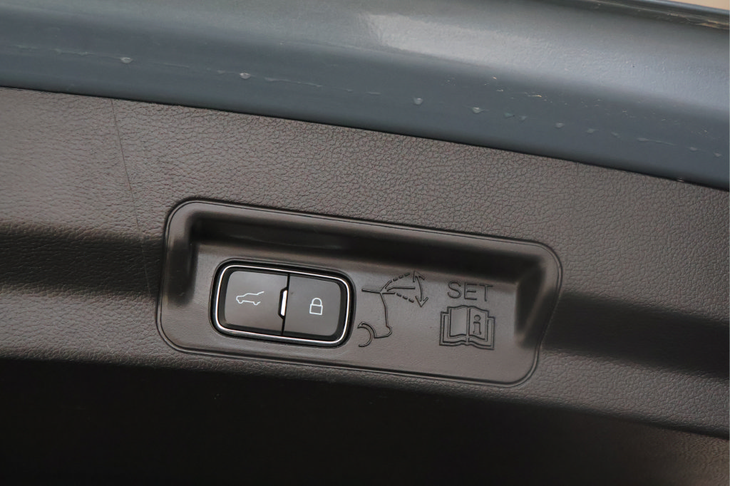 Used 2025 Ford Explorer ST AWD/4WD image 30