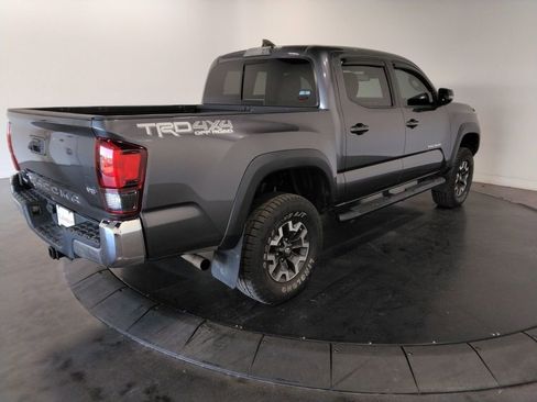 Used 2018 Toyota Tacoma TRD Off-Road image 5
