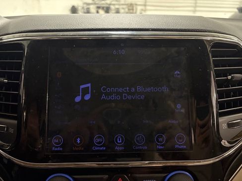 Used 2019 Jeep Grand Cherokee Limited AWD/4WD image 19