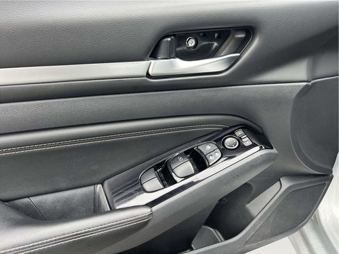 Certified 2021 Nissan Altima 2.5 SV w/ SV Premium Package image 22