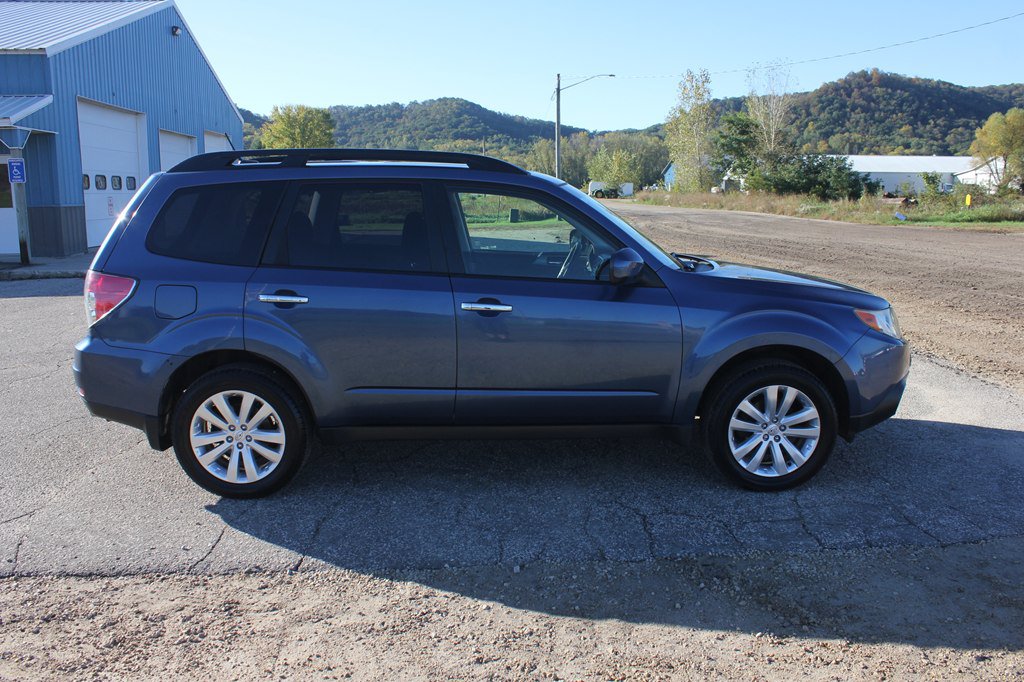 Used 2012 Subaru Forester 2.5X Premium w/ Popular Pkg 2 AWD/4WD image 4