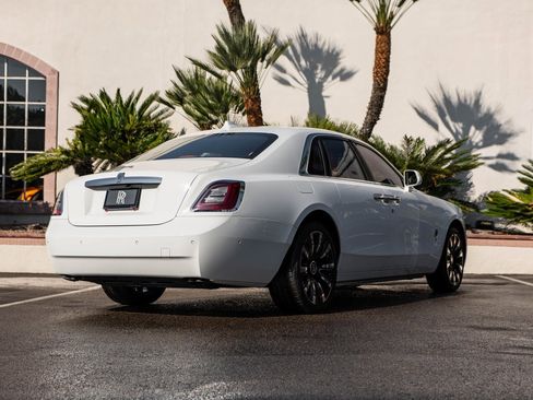 Used 2024 Rolls-Royce Ghost image 2