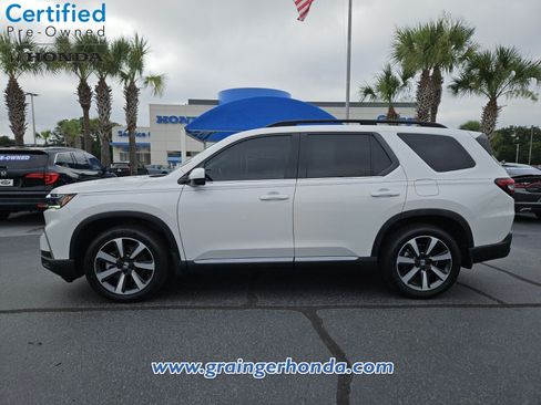 Certified 2023 Honda Pilot Touring image 2