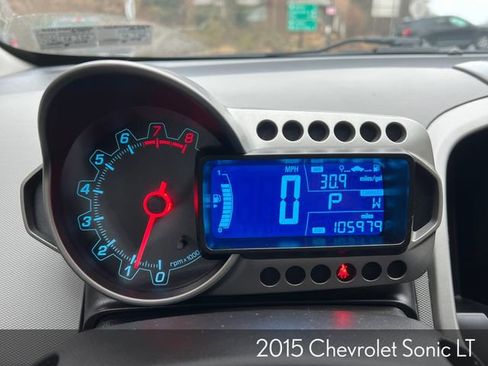 Used 2015 Chevrolet Sonic LT image 18
