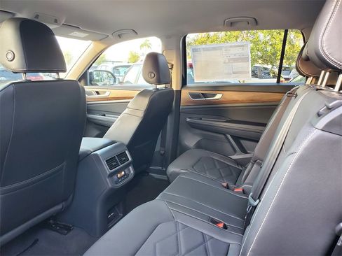 New 2026 Volkswagen Atlas SE image 5